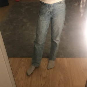 Jeans  - Ett par jeans från bik bok som jag säljer för att jag köpte två likadana.