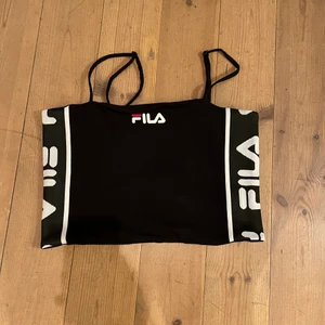 Fila crop top  - Fila crop top aldrig använd i storlek M.