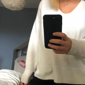 Vit stickad tröja - Fin vit oversize tröja från HM❤️❤️storlek L