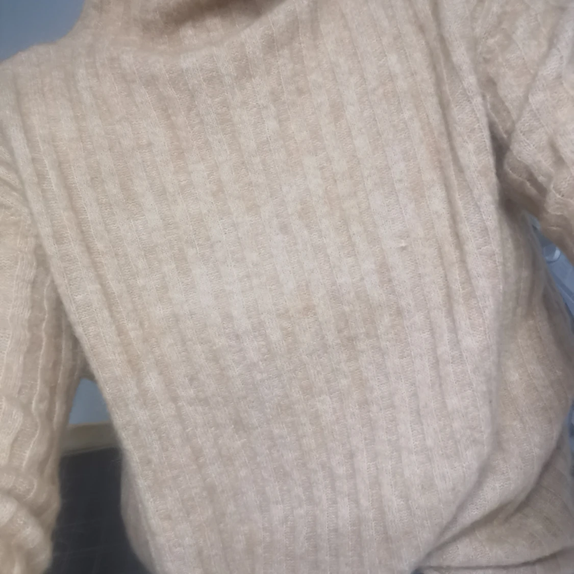 Custommade stickad tröja storlek M