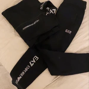 Armani dress  - Armani dress xxs formar kroppen fint 