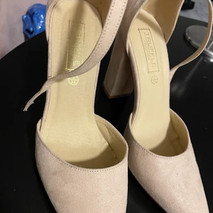 ASOS högklackat- Truffle collection  - Storlek 38! Jättesnygga och 15cm långa 