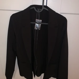Blazer  - En helt ny blazer storlek M 