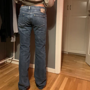 Lågmidjade bootcut jeans  - Supersnygga vintage bootcut jeans ifrån Diesel. Köpta för 600kr, W29 L32