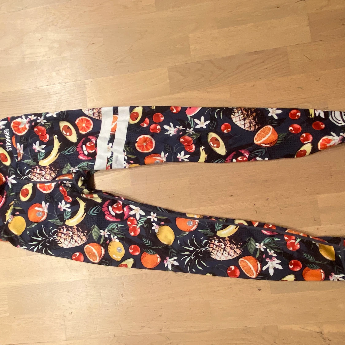 Ett par jätte snygga stronger tights 🍉🫐🥥