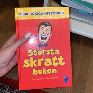 Skratt bok - Super rolig skratt & skämt bok köpt för ett tag sen, boken ör som en helt ny bok, inga vikta sidor eller märken😇😇 3000 roliga skämt 