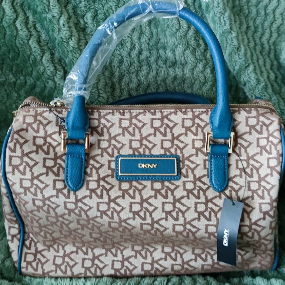 DKNY