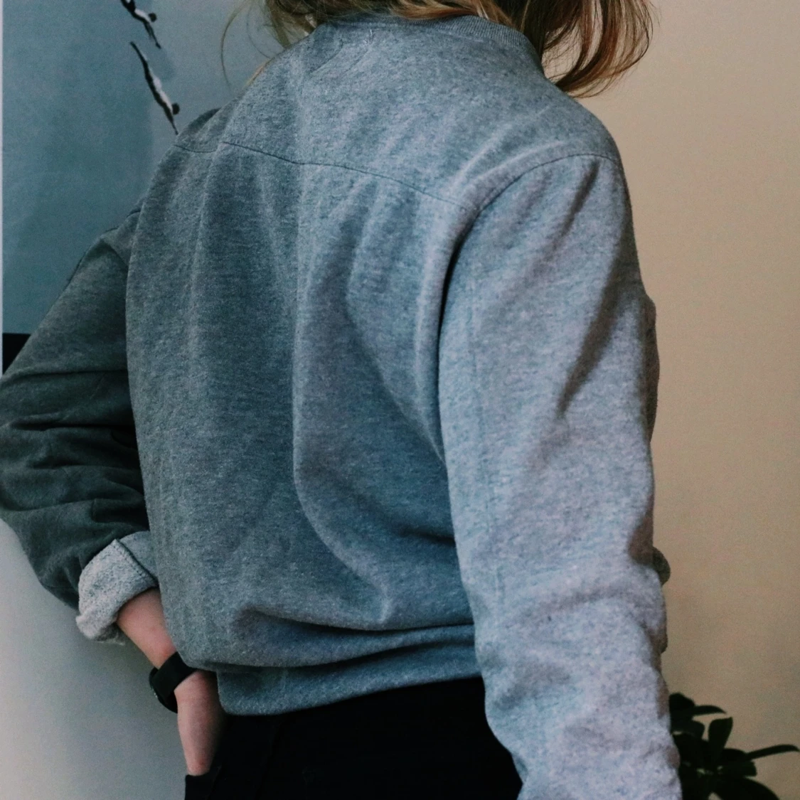 Grå tjocktröja - 90