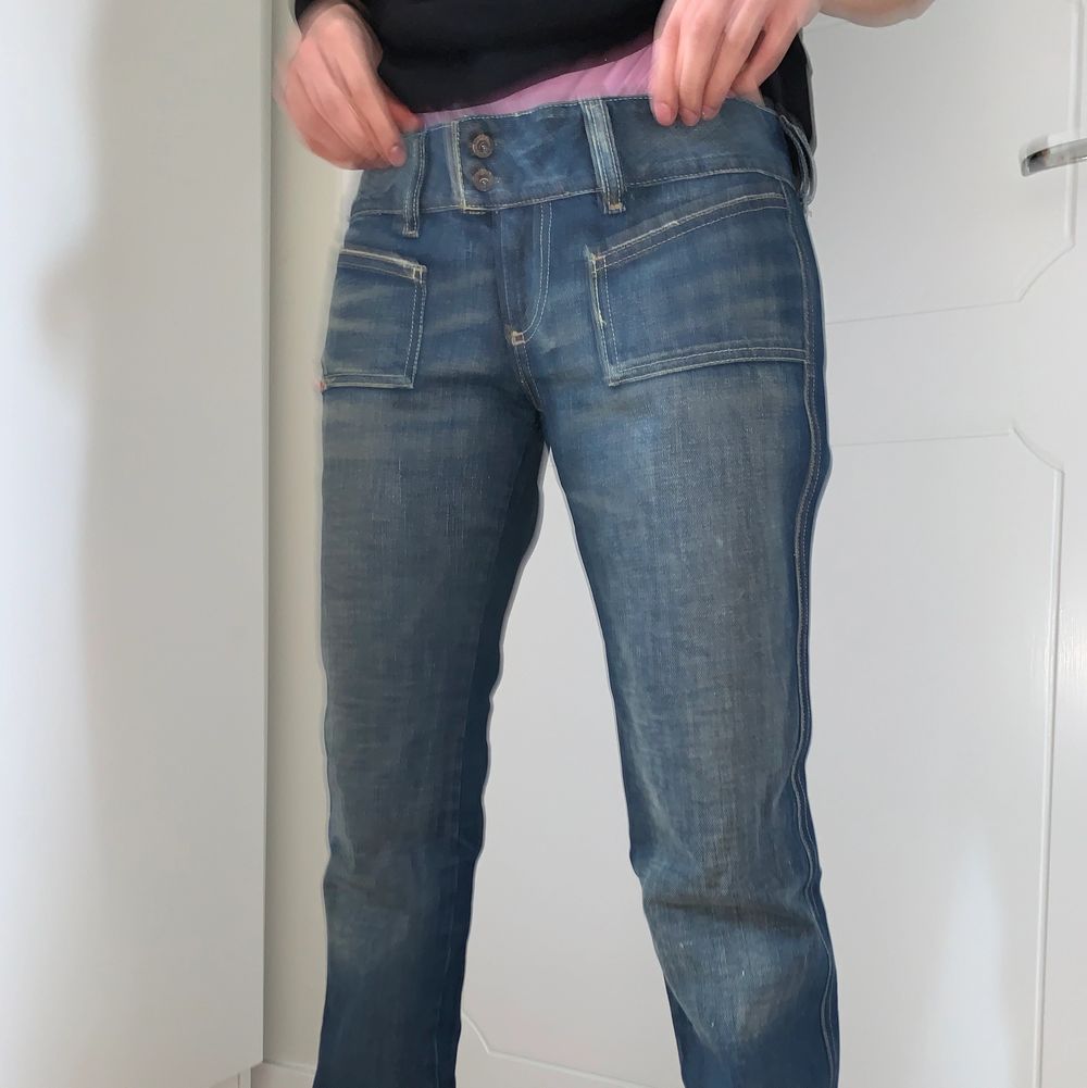skitsnygga lowwaisted diesel jeans! i nyskick, säljes för att de är för små för mig :). Jeans & Byxor.