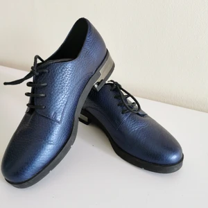 Skinn skor, storlek 36 - Nästan nytt skinn skor. 