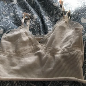Topp  - Storlek S, Använd 1gång & dma för intresse❤️