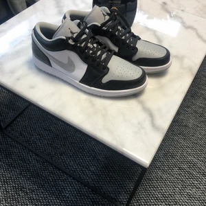 Nike Jordans - Jordans skor i nyköpt skick, helt oanvända, säljer för 500kr, storlek 46