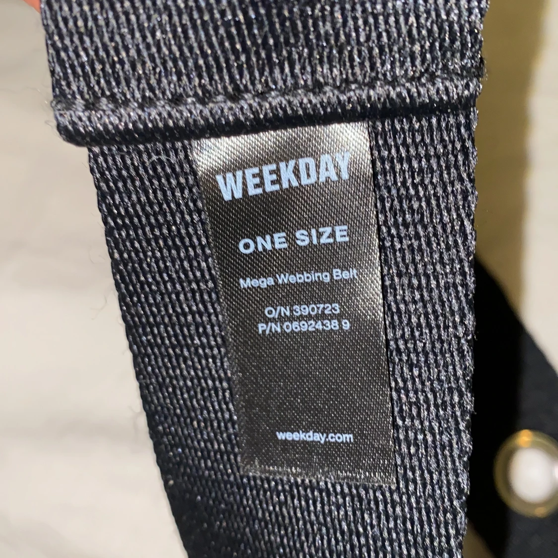 Skärp med håldetaljer - 91