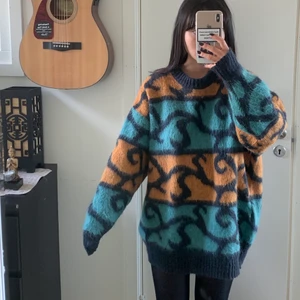 Stickad tröja - Köpt på Humana, använd ett fåtal gånger.