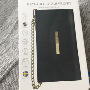 IPHONE XR skal - Öpnad men aldrig använt IPHONE XR skal från IDEAL OF SWEDEN. Ordinarie pris 450 kr men säljer för 249 och priset kan diskuteras. Köparen står för frakten 