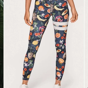 Stronger tights S - I princip oanvända tights från stronger i storlek S. Mobilficka bak och sitter skönt! 