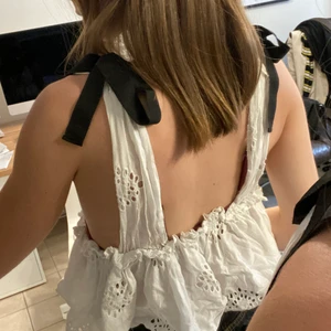 Söt sommartopp - Fin topp perfekt till sommaren! Knappt använd 💞