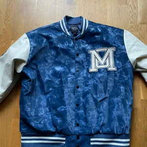 Oversized Bomber Varsity Jacket  - Vintage blue bomber jacket never used no flaw size M