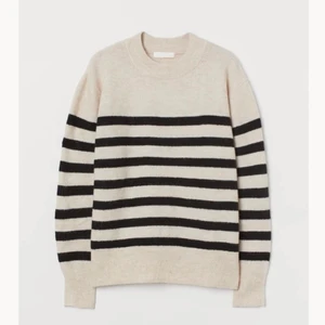 stickad tröja  - Funderar på att sälja min populära tröja från H&M. Köpt för någon månad sedan, i gott skick lite nopprig bara som stickade tröjor blir. Skriv gärna om intresse finns och vad du hade kunnat betala för den😊 isf pris + frakt