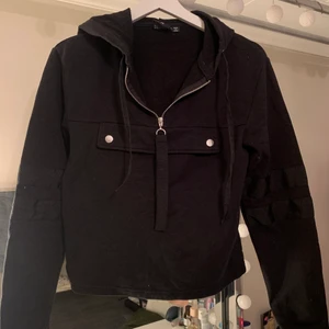 Supercool sweatshirt  - As ball tröja med detaljer, säljer för endast 69kr+frakt