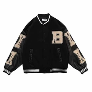 Baseballjacka - Svart baseballjacka, säljer pga den var för liten. Den är endast testad, den är storlek L men sitter mer som M. Har inte bestämt ett pris men runt 300kr