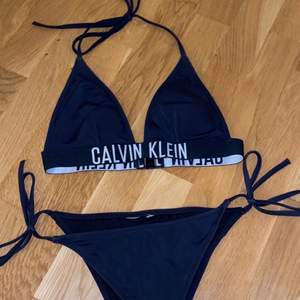 Denna Calvin Klein bikinin i stolek xs säljer jag nu den är i nyckick💘😍😋 och är super fin!! Köpte för 899:- 