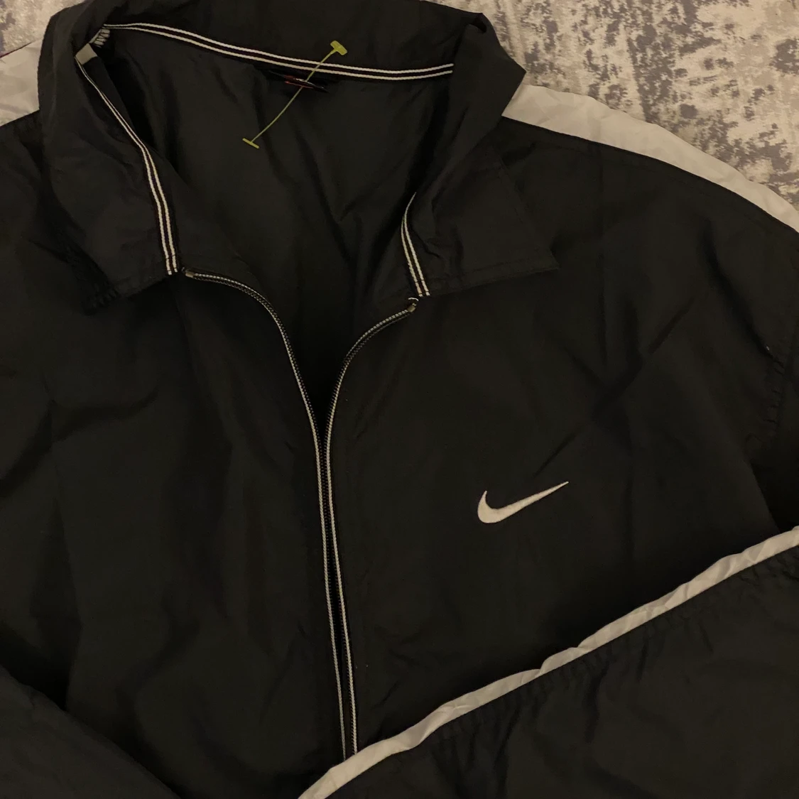 svart nike vindjacka - 90