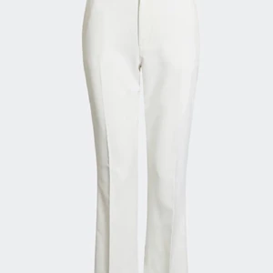 VITA KOSTYMBYXOR  - SÄLJER MINA VITA KOSTYMBYXOR FRÅN BIKBOK SOM ÄR SLUTSÅLDA. SÄLJER DÅ DE ÄR FÖR SMÅ PÅ MIG (därför lånad bild men kan skicka bilder om man vill) Kostade 399kr