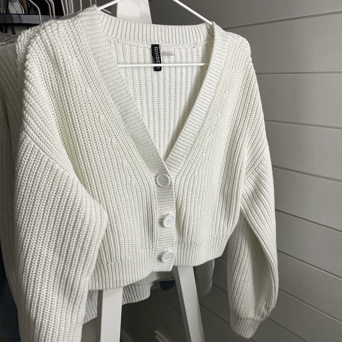 Vit stickad kofta  - 90