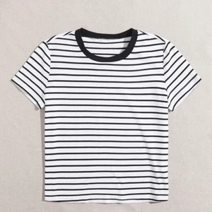 Randig t-shirt - En randig t-shirt använd typ 2 gånger , skriv för fler bilder 💕