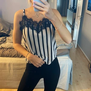 Linne - Jätte fint linne. Bra skick. Köparen står för frakten, kram 💓