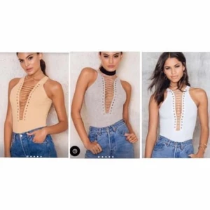 Topp - Toppar från Na-kd. Den gråa och vita är helt oanvända, den i nude är använd en gång. Nypris 299, säljer för 100 kr st. Storlek S i alla. Hämtas upp i Bergsåker. 