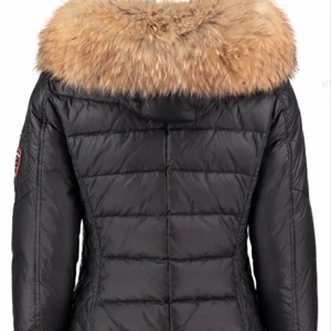 Rock and blue - Rock and blue jacka 800kr äkta påls med litet hål på framsidan, lätt att sy ihopp jag kan även vixa det!