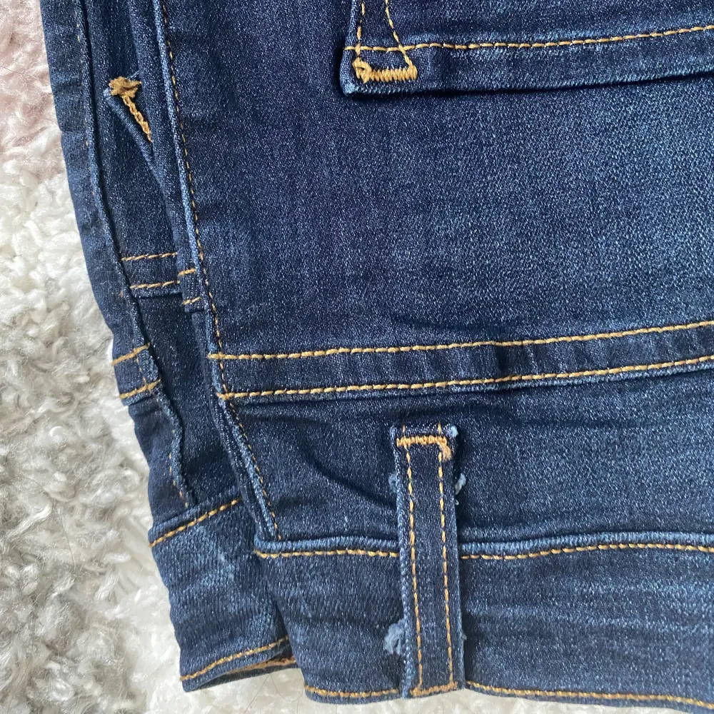 Ett par snygga jeans från Fashion Nova som tyvärr inte passade mig. Riktigt fina och högmidjade! . Jeans & Byxor.