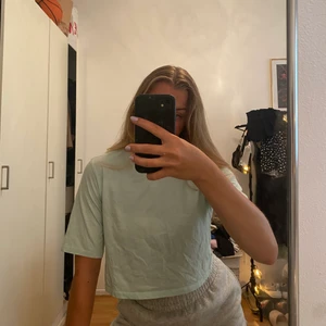 T shirt - Knappt använd mintgrön tshirt💕