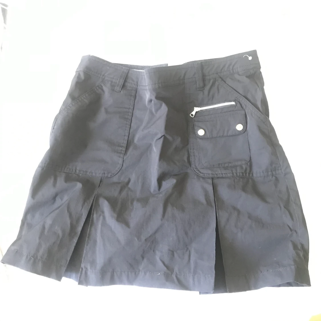 veckad tenniskjol svart