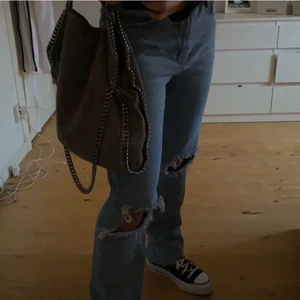 Stella McCartney Väska - INTRESSEKOLL! Stella McCartneyväska i fold over modellen. Snygg och väldigt rymlig💓