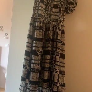 Chanel kopia klänning  - Snygg svart klänning Chanel kopia som passar m/l 200