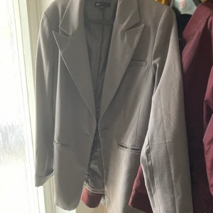 Kavaj  bomarjack storlek medium smal - Kavaj bomar jack röd grön våra o sommar o höst