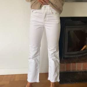 Jättefina vita jeans, som nya!  Storlek XS. 