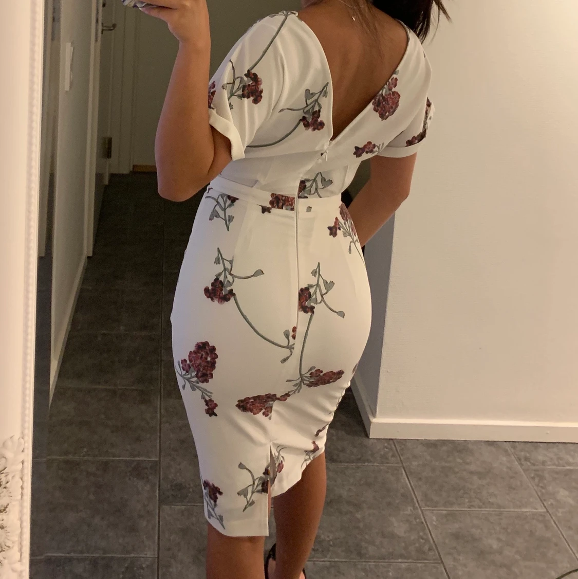 Blommig sommarklänning  - 91