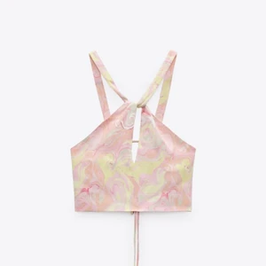 Zaratopp❤️❤️ - Jättefin zaratopp som är slutsåld på hemsidan🥰 råkade köpa två därför säljer jag ena💞💞 prislappen kvar! egen bild på sista sliden❤️