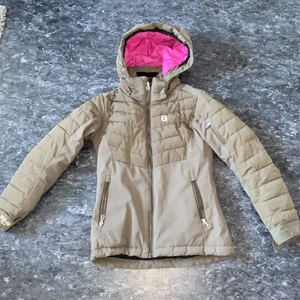 8848 Altitude jacka st 140 - Har använt att par ggr och den ser ny ut.