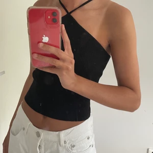 Zara linne  - Säljer detta snygga linne som är slutsålt på zara hemsida💕💕 buda eller köp direkt för 140kr + frakt 💕💕, högsta bud 125 kr + frakt 🙌