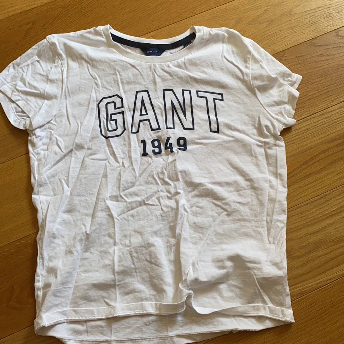 Vit gant t-shirt storlek 11-12 år
