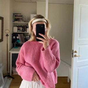 Rosa stickad tröja från HM 💖✨💖✨ - Säljer nu denna populära stickade tröja från HM, säljs inte längre 🤯  Storlek S!
