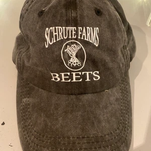 Keps - Säljer denna helt oanvända kepsen från SHEIN.  50kr + frakt💓