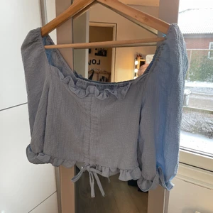 Off shoulder - Jätte fin blå tröja som jag hade älskat om den passade💙