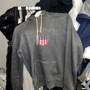 Gant hoodie  - Gant hoodie storlek small, använder ej längre 