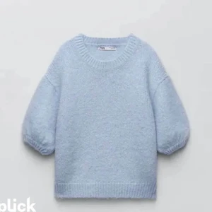 Stickad tröja - FÖRST TILL KVARN! En ljus blå fin stickad tröja från zara!💕